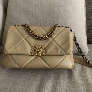 Barely Used in MINT Condition CHANEL 19 Large Purse - Tan / Beige